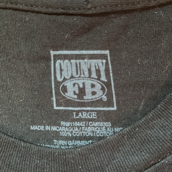 County FB excellent condition. Size L, Color Black, Style Short Sleeve - Picture 2 of 3